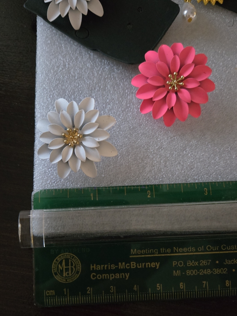 Fashion Jewelry White Floral Stud Earrings with Gold Centers - Picture 5 of 5